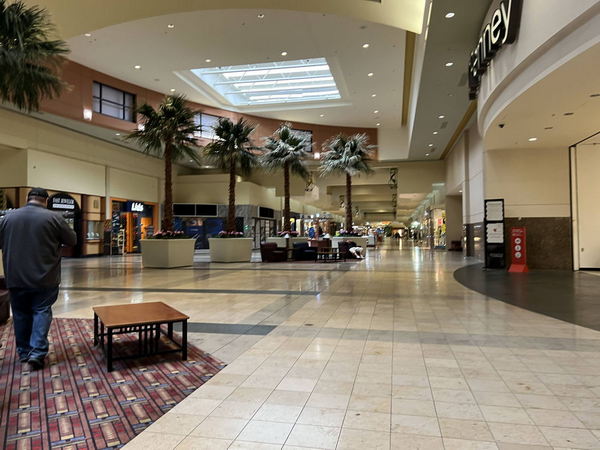 Lansing Mall - Aug 13 2022